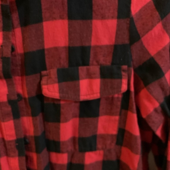 Red & Black plaid pattern button up, crop fit - Picture 3 of 5